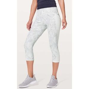 Lululemon Breezy Dot Crop *19" Jasmine White Multi / White Sz. 8